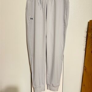 Under Armour Women's High Rise Pant in Light Gray
